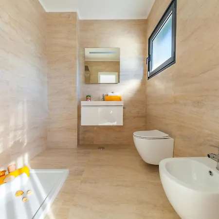 Holiday Home In Algarve With Heated Pool וילה אלבופיירה