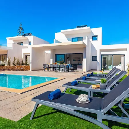 Holiday Home In Algarve With Heated Pool * אלבופיירה