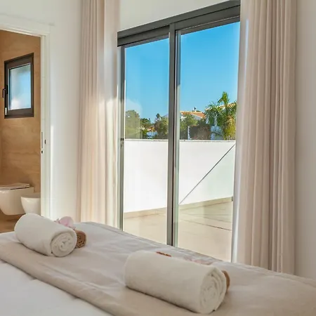 Holiday Home In Algarve With Heated Pool *